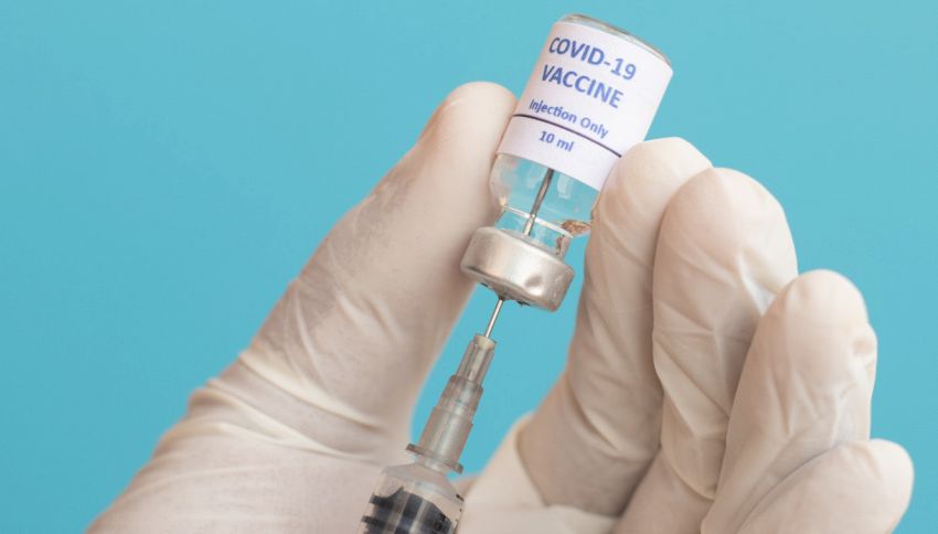 Si vaccina 200 volte contro il Covid-19: ecco cosa gli è successo