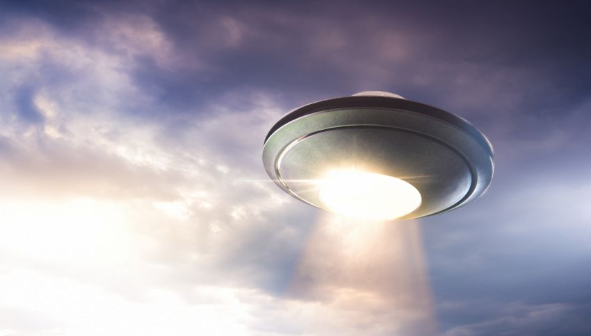 Avvistato UFO in una sfera bianca e fiammeggiante proprio come nel dipinto di Gesù Cristo del 1530