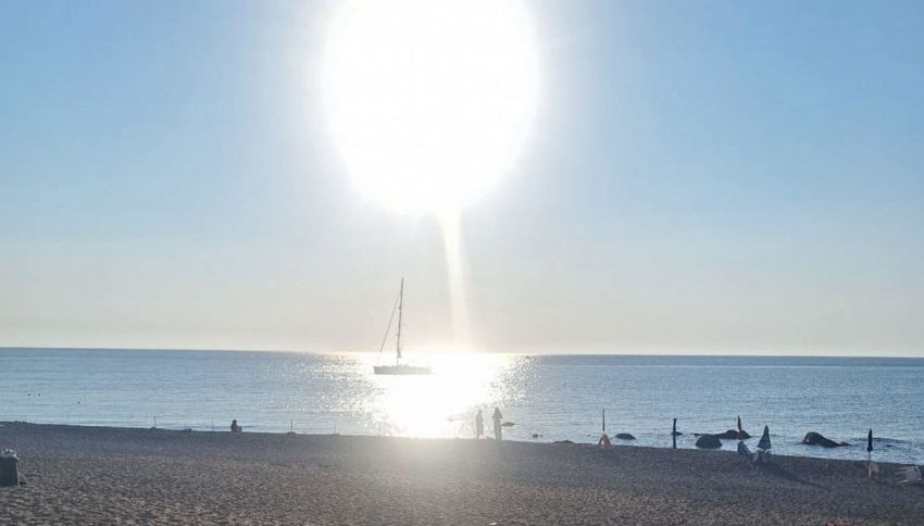 Calabria, acque caraibiche a pochi km da Crotone: l’insenatura segreta che in pochi conoscono