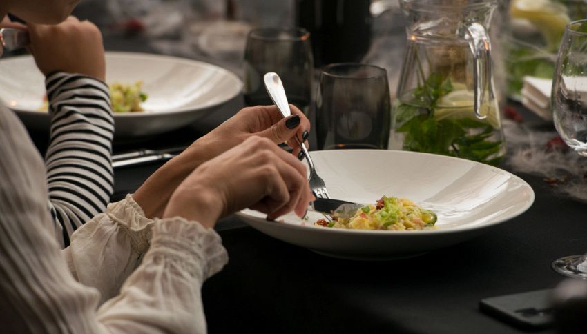 Non prenotare mai in questo ristorante: non farti ingannare dal menù ricercato e gustoso. Di cosa si tratta in realtà