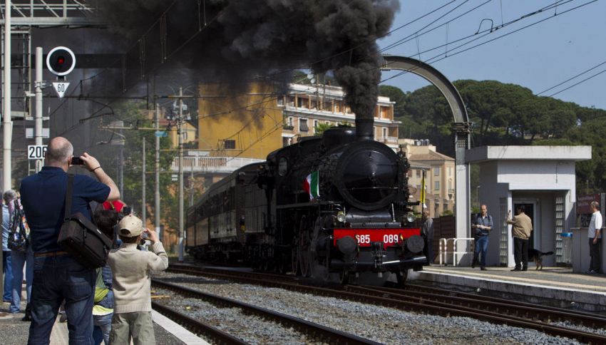 E' la stazione ferroviaria più piccola al mondo e si trova a Roma: l'avete mai vista?