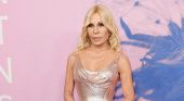 Vip e personaggi nati il 2 Maggio: il magnifico compleanno di Donatella Versace