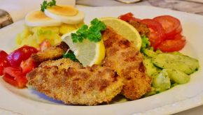 La cotoletta "senza cotoletta" di Carlo Cracco: in cosa consiste l'esperimento gastronomico dello chef
