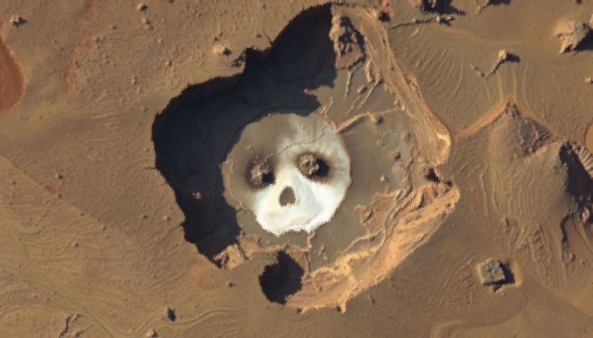 Un gigantesco "teschio" nel Sahara visto dallo spazio: la NASA svela il mistero inquietante