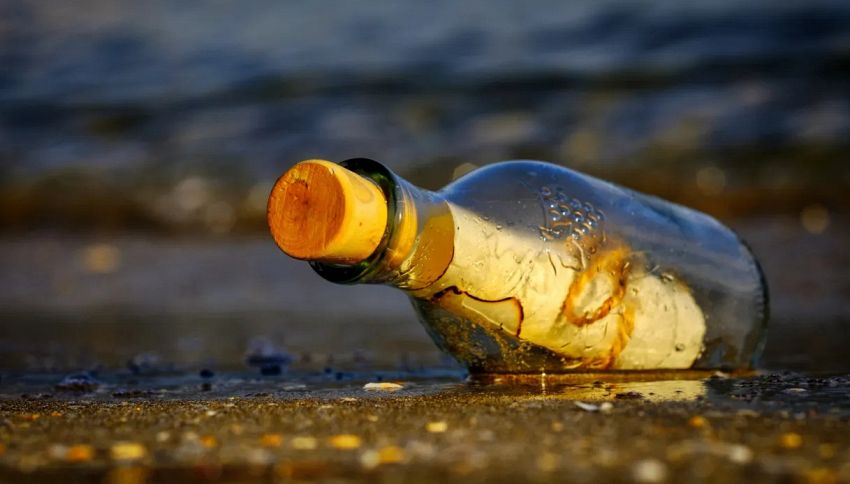 Il messaggio in bottiglia arriva dopo 13 anni: 'Chiamateci'. Ma il vero colpo di scena è un altro