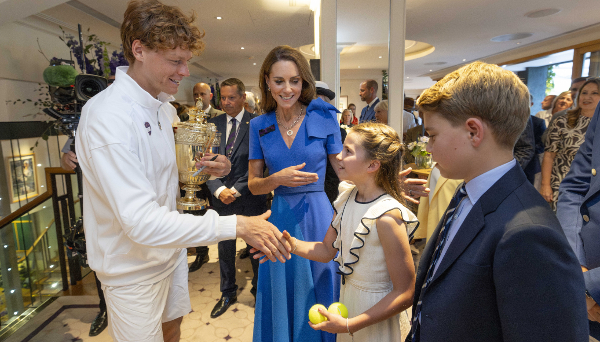 Jannik Sinner sorprende tutti con un regalo speciale ai principini: il gesto davanti a Kate e William