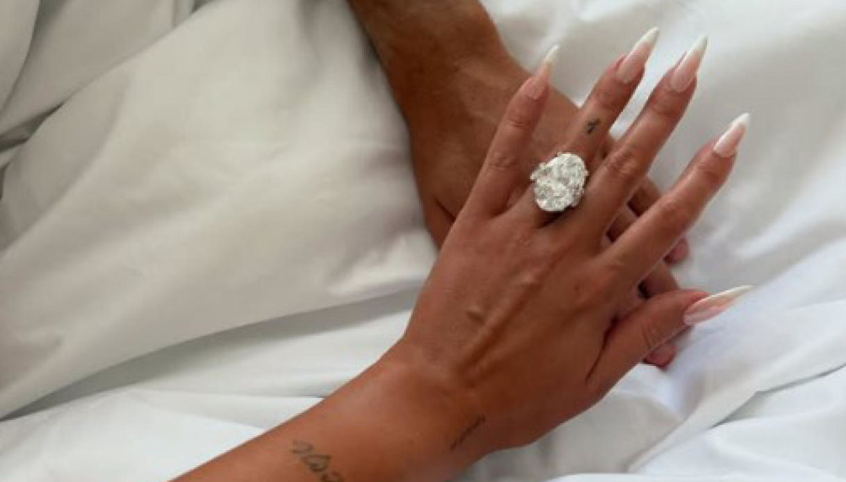 Cristiano Ronaldo, l’anello di fidanzamento di Georgina Rodriguez vale quanto un pezzo del Colosseo: ecco quanto costa