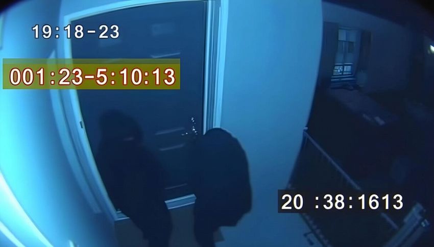 Furti casa, la tecnica della colla che in pochi conoscono