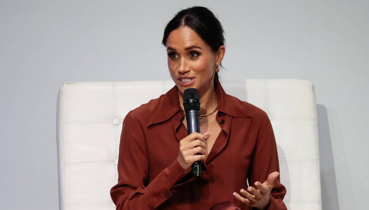 Meghan Markle, l'insolito regalo che le fece la Regina Elisabetta: lo usa ancora tutte le mattine