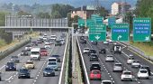 Codice della strada, chi non viaggia a destra in autostrada rischia sanzioni e decurtazione punti