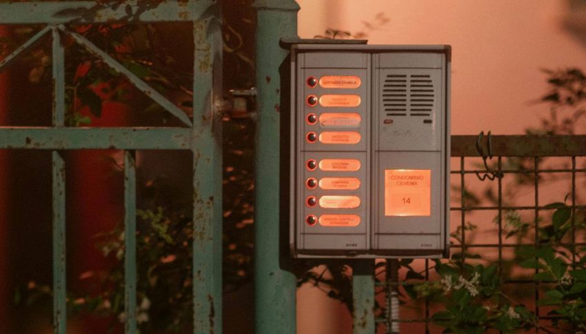 Fisco e notifiche: niente cognome sul citofono? Rischi grosso