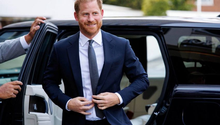 Harry torna a Londra per l'anniversario della morte della Regina Elisabetta: la profezia di Lady Diana che fa tremare la corona