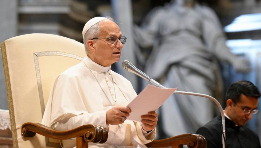 Papa Leone XIV recita il Credo omettendo la clausola 'Filioque': il gesto ecumenico che aveva fatto anche Papa Francesco. Ecco cosa significa