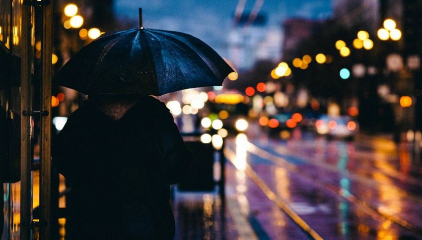 Se piove a San Simone, prepara guanti e cappotti: l'oracolo di Ottobre