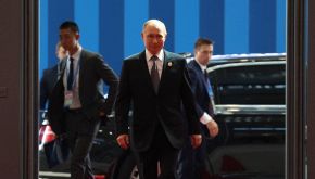 La strana abitudine di Putin sui suoi "rifiuti corporei"