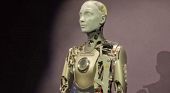 Ci aspetta un futuro da incubo con l'IA? Ecco cosa ha previsto il robot più evoluto al mondo