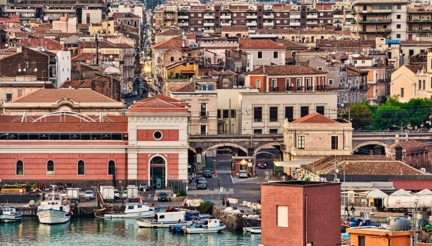 Le tre città italiane considerate meno cortesi di tutte: chi occupa il podio
