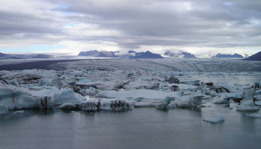 Oggetti misteriosi negli abissi: oltre 9.000 avvistamenti fanno temere un'invasione imminente