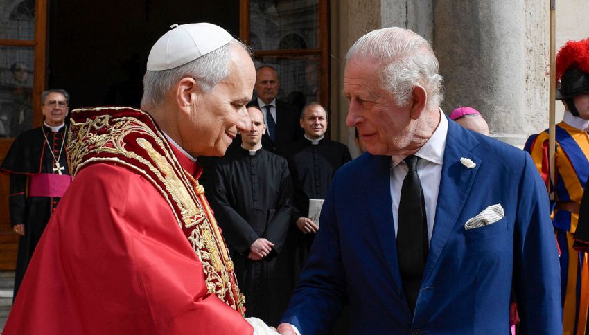 Papa Leone XIV rompe la tradizione: la decisione che mancava da 500 anni