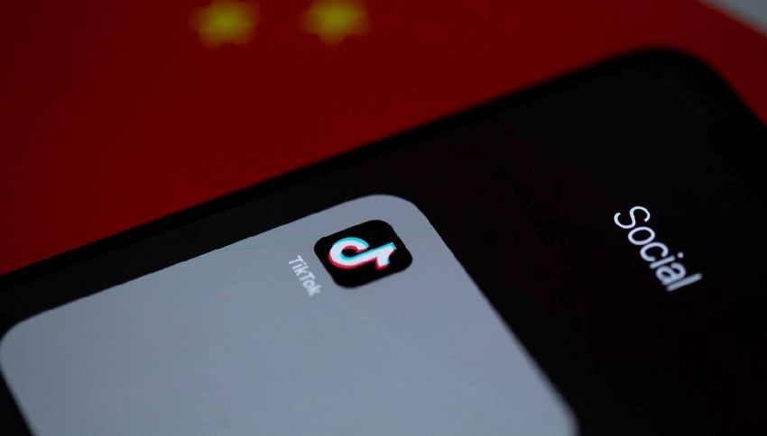 Non pronunciare il numero 67, almeno se stai facendo un video sui social: cosa potrebbe accadere in pochi istanti