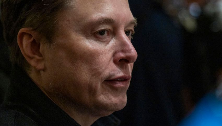 Elon Musk lancia l'allarme su 3I/ATLAS: 'potrebbe distruggere un continente'. E il 19 novembre l'oggetto spaziale sarà visibile nel cielo