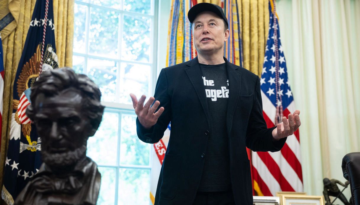 Elon Musk, 1 trilione di dollari lo separa dal diventare il primo TRILIARDARIO del mondo: come lo guadagnerà in breve tempo