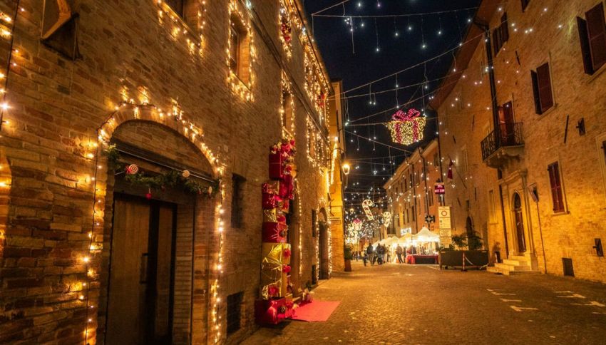 Sarà tra i primi alberi di Natale a illuminarsi: il 30 novembre prende vita la magia nel borgo più bello d'Italia