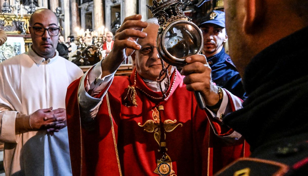 Miracolo di San Gennaro: perch&eacute; il 16 Dicembre &egrave; un giorno speciale per Napoli e cosa c'entra l'eruzione&nbsp;del&nbsp;Vesuvio