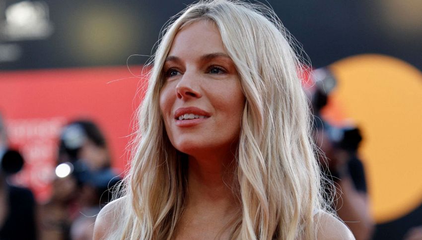 Sienna Miller e Denzel Washington compiono gli anni il 28 Dicembre: chi sono gli altri vip che festeggiano lo stesso giorno