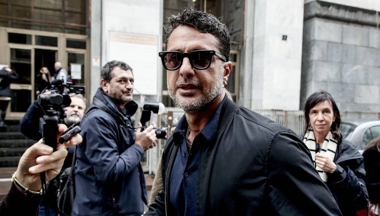 La docuserie Netflix di Fabrizio Corona rivela un segreto milionario che pochi hanno notato e che riguarda un giocattolo del figlio