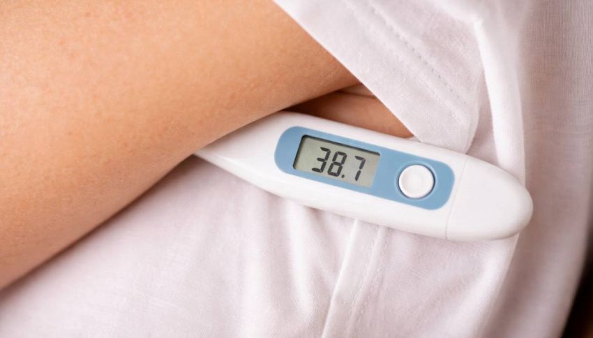 Termometro, l'errore che fanno (quasi) tutti: come misurare davvero la febbre