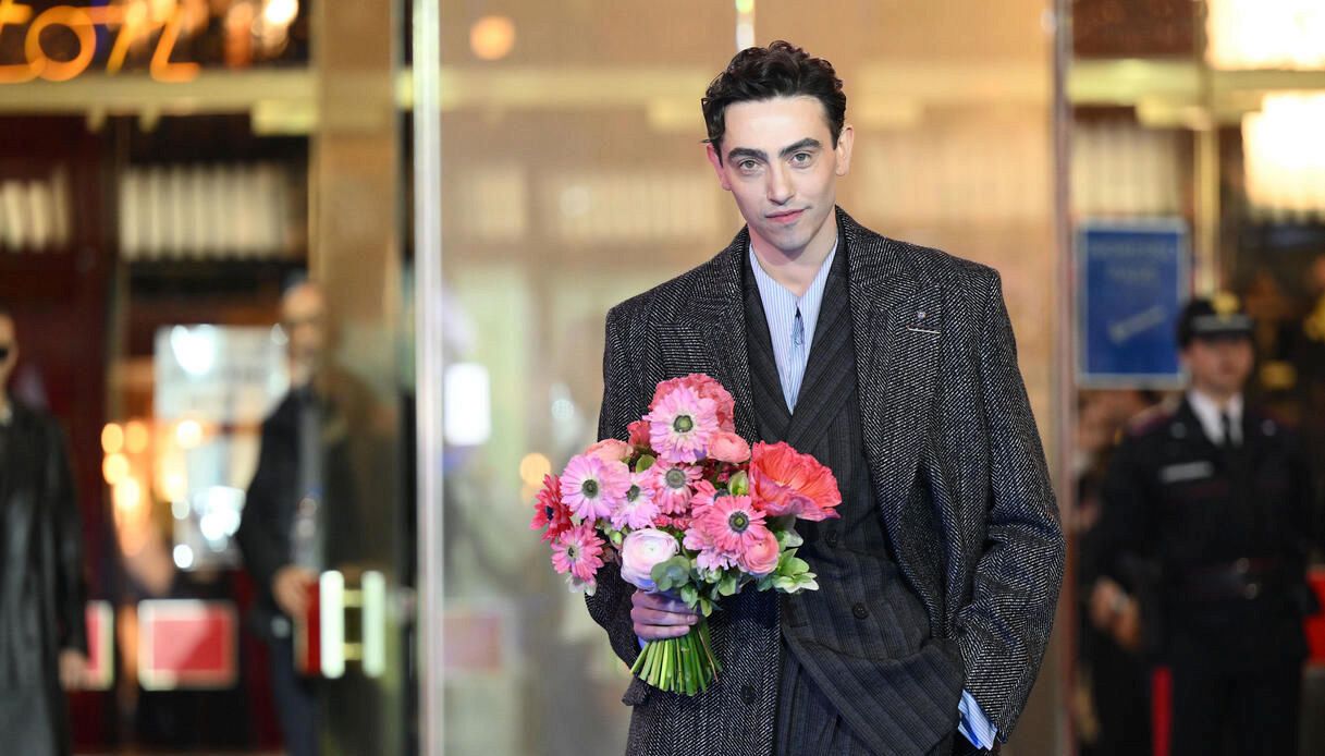 Sanremo, la foto del vincitore &egrave; scattata prima ancora della finale? Cosa svela Michele Bravi