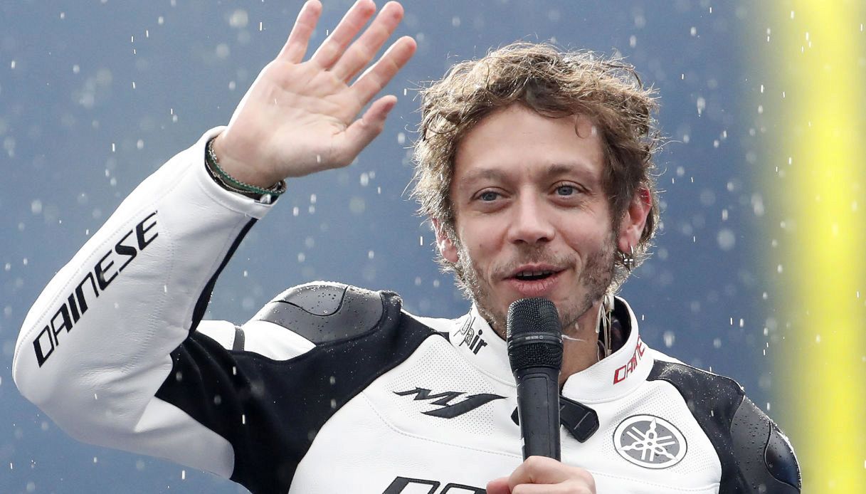 Buon compleanno Valentino Rossi, i vip che festeggiano con lui il 16 Febbraio