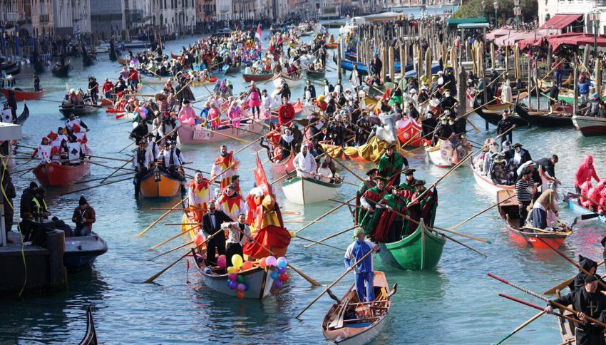 Carnevale 2026, non solo Venezia e Viareggio: ecco dove vedere le sfilate di carri pi&ugrave; belle