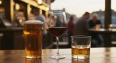 Vino meglio di birra e superalcolici? Ecco quale scegliere (con moderazione)