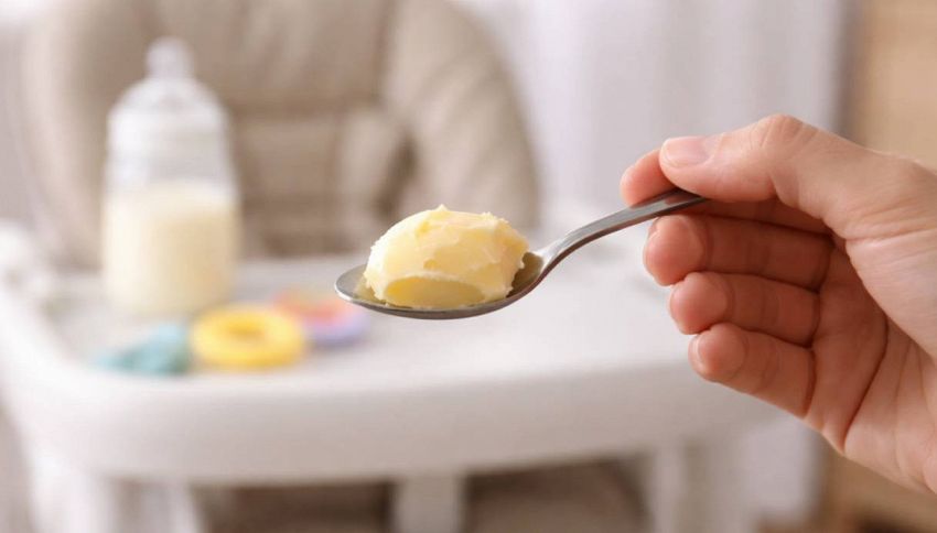 "Butter Baby", il trend virale su TikTok che fa discutere: genitori fanno mangiare burro ai neonati. Ecco l'assurdo motivo