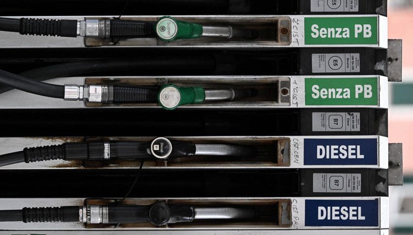 Guerra in Iran, benzina e diesel alle stelle: le citt&agrave; italiane dove il pieno costa di pi&ugrave;