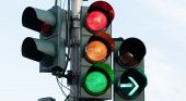 Linea bianca al semaforo, addio alle multe automatiche: cosa prevede il nuovo Codice della strada