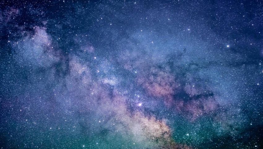 Uno scienziato della NASA conferma l'avvistamento di satelliti "alieni" in orbita attorno alla Terra