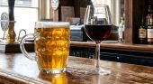 Birra o vino: quale fa ingrassare di pi&ugrave;? Quella che incide meno sul peso (se consumata con moderazione)