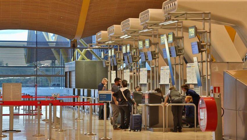 Nuovi controlli in aeroporto: cos'&egrave; l'EES e perch&eacute; pu&ograve; creare code (come a Milano)