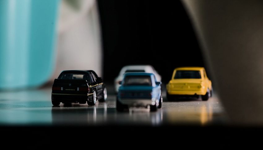 Vai troppo piano? Rischi una multa: cosa prevede il Codice della Strada