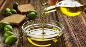 Olio extravergine, il dettaglio che molti ignorano: il colore pu&ograve; trarre in inganno