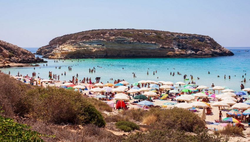Perch&eacute; andare al mare stanca e fa venire fame? La spiegazione scientifica