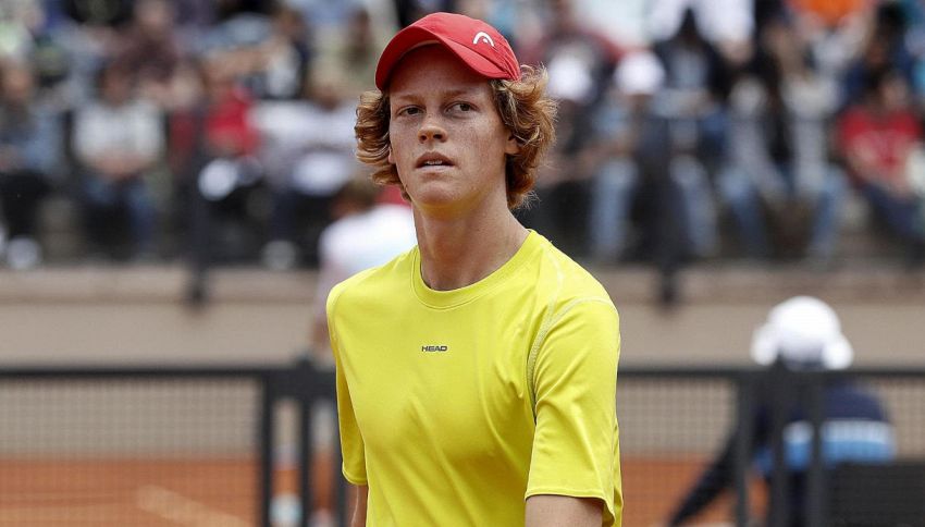 Jannik Sinner quando aveva 18 anni: ecco come viveva prima. Ecco com&rsquo;&egrave; cambiata la sua vita in soli 7 anni