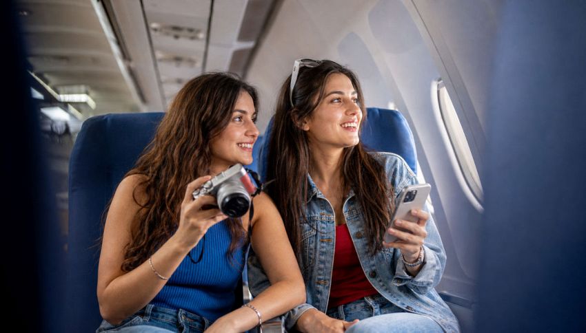 Aereo, cambia tutto: ecco i nuovi divieti su foto e video a bordo. Cosa rischiano i passeggeri