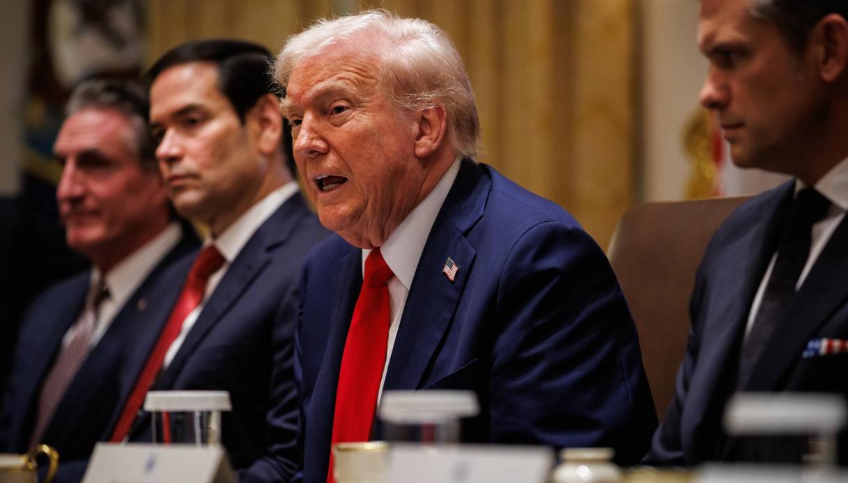 UFO, Trump rilascia nuovi documenti esplosivi: le incredibili sfere mutaforma sopra gli Stati Uniti