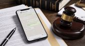 Attenzione a ci&ograve; che scrivi su WhatsApp: anche un messaggio cancellato pu&ograve; finire in tribunale