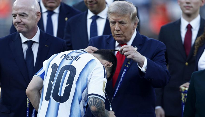 Mondiali, Donald Trump fa una gaffe imbarazzante mentre le stelle dell'Argentina prendono le medaglie del secondo posto