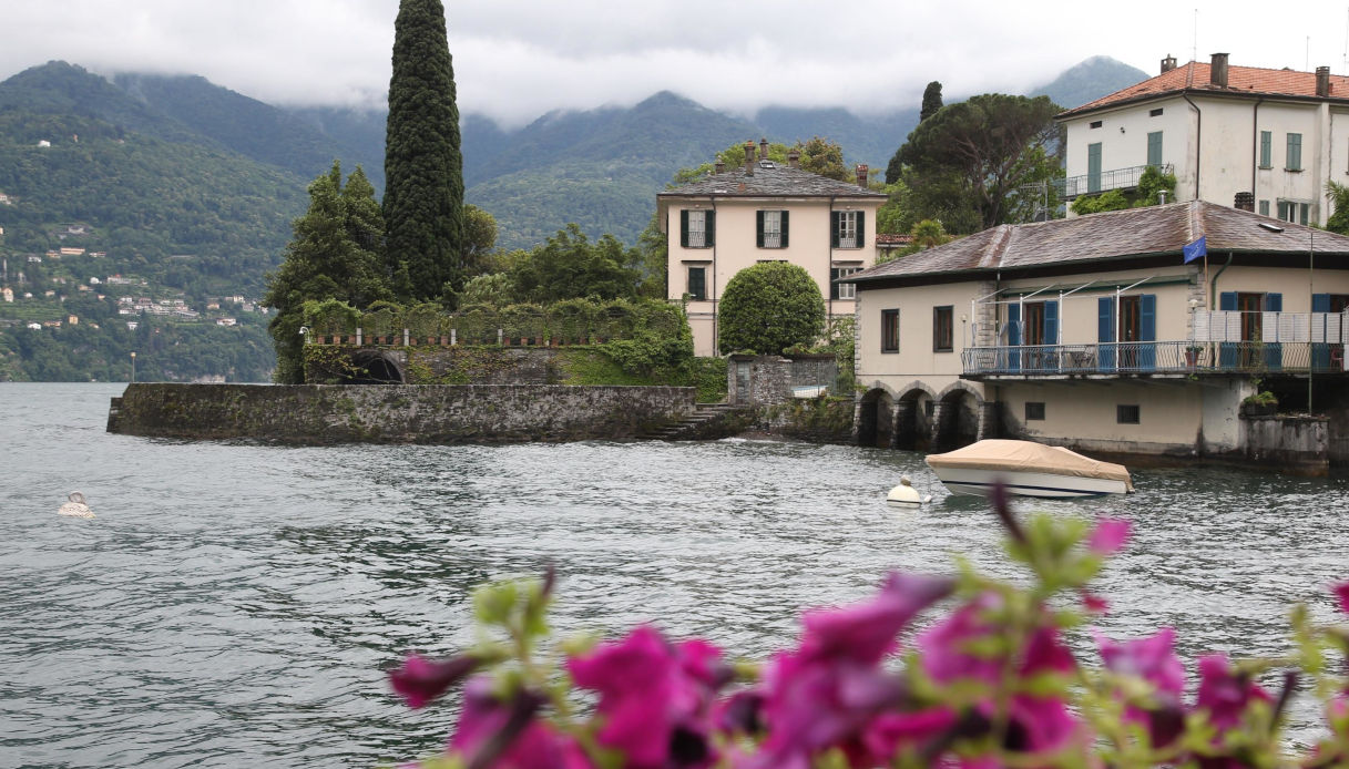 George Clooney mette in vendita la sua villa sul Lago di Como: ecco l'importo per acquistarla